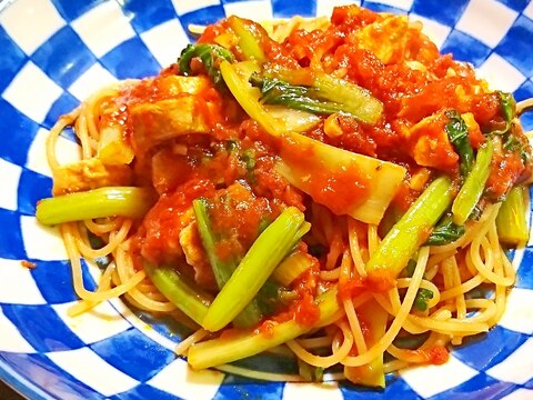 ターサイと鶏肉のトマトソースパスタ